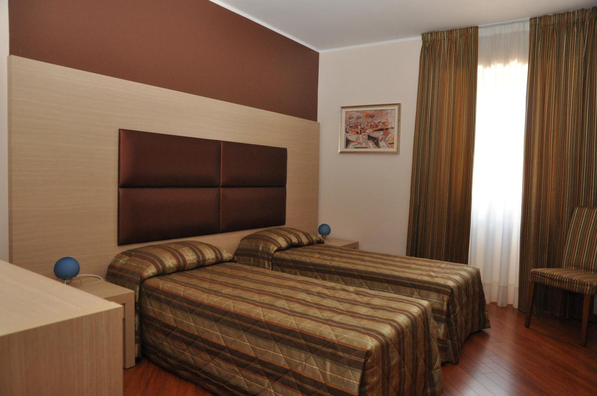 Dulcinea Hotel Muggia Exterior foto